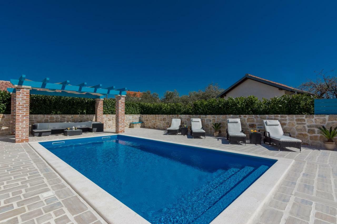 Villa Delozija Sukosan Bagian luar foto