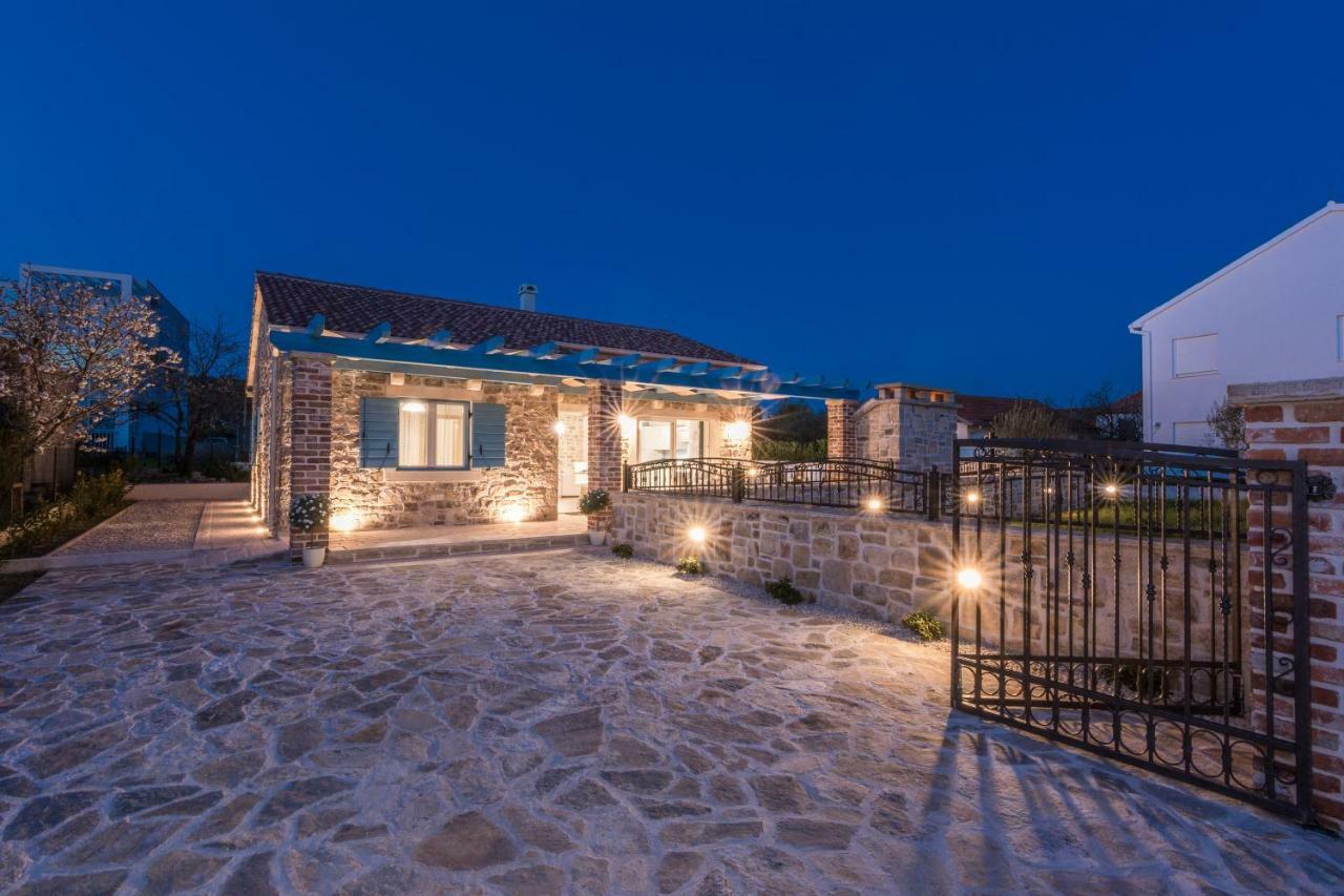 Villa Delozija Sukosan Bagian luar foto