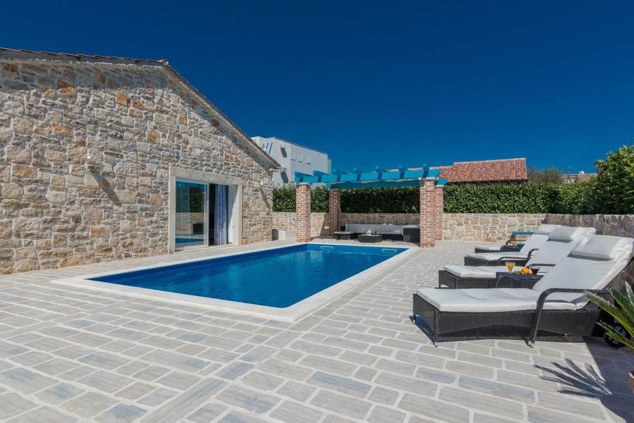 Villa Delozija Sukosan Bagian luar foto