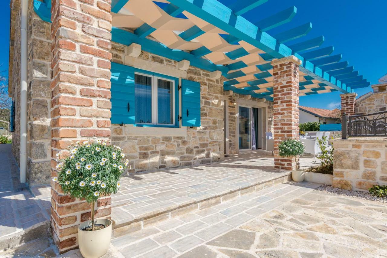 Villa Delozija Sukosan Bagian luar foto