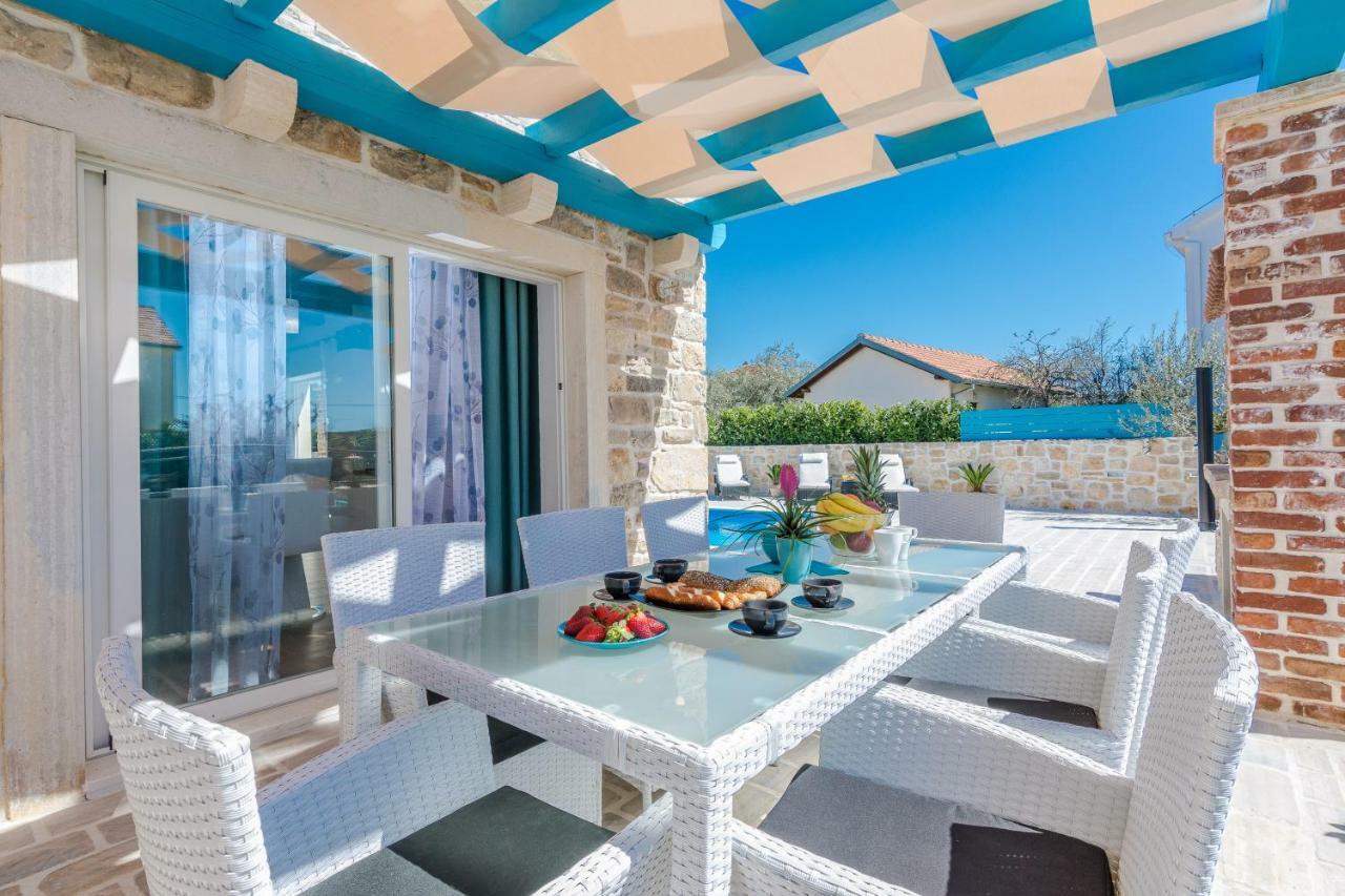 Villa Delozija Sukosan Bagian luar foto
