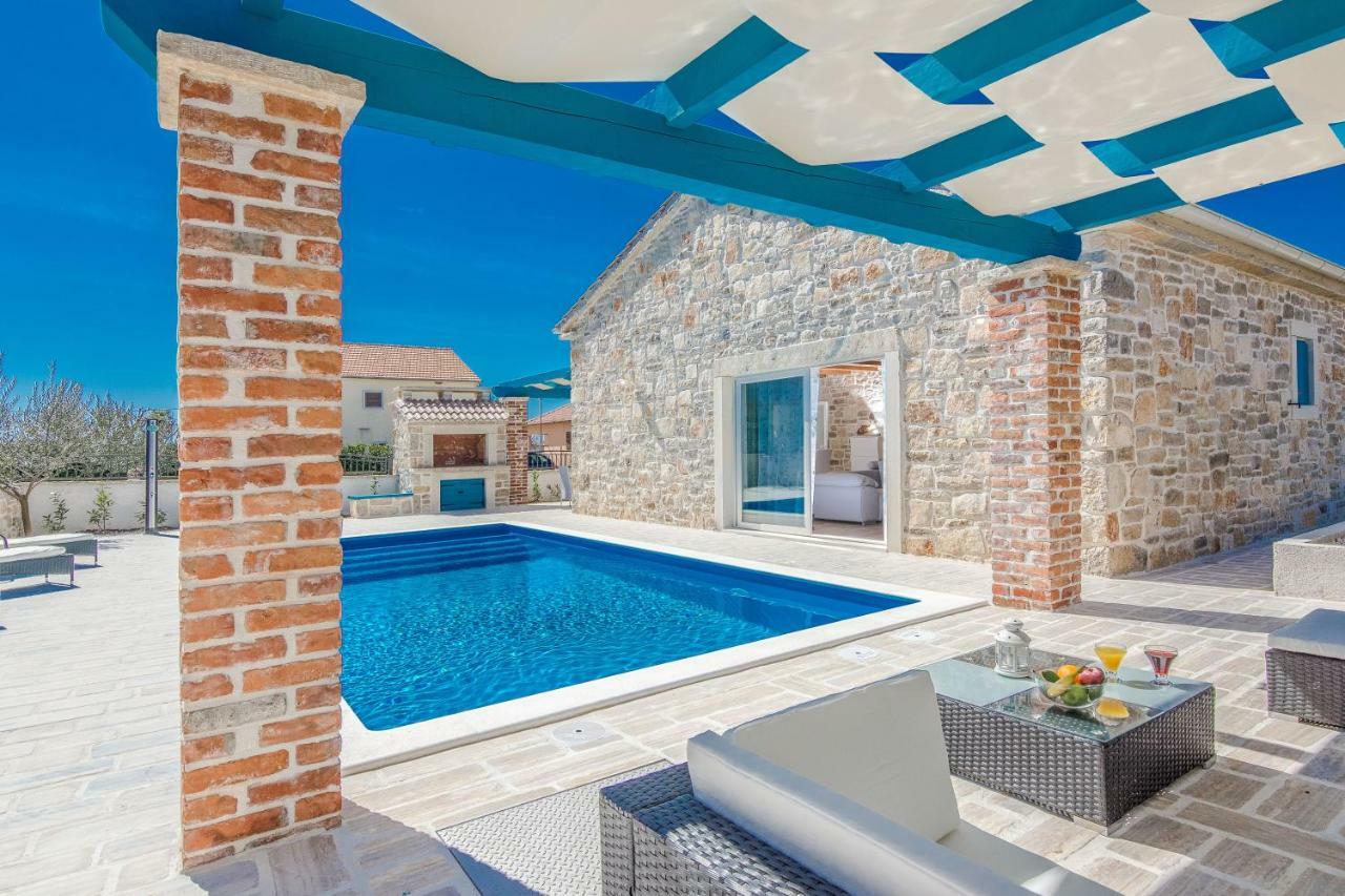 Villa Delozija Sukosan Bagian luar foto